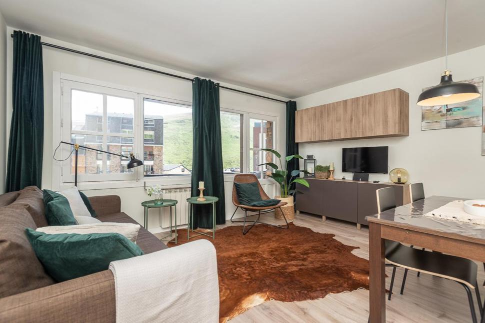 Mikka-Mundial Luxe Apartment Pas De La Casa Bagian luar foto
